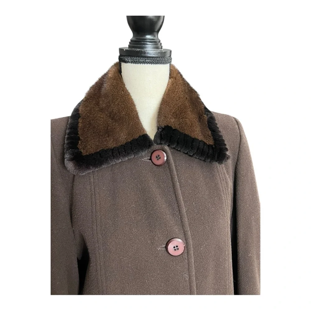 Vintage Elegant Brown Wool/Cashmere Coat With Luxurious Mahogany Mink Fur Collar - Picture 8 of 13